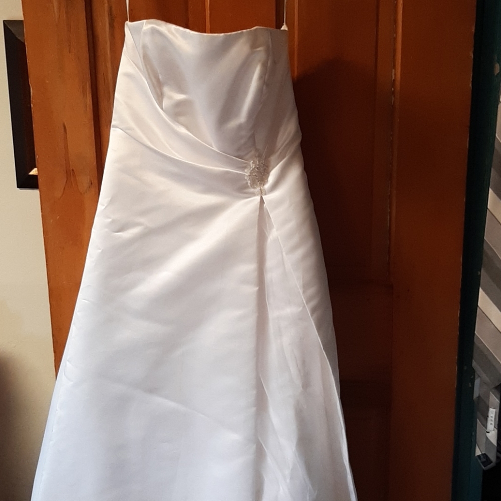 Sleeveless Wedding Dress